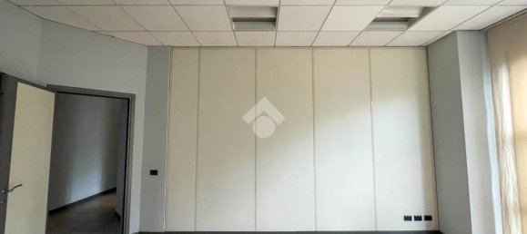 Oficina en Concorezzo, Italy 275 m² No. 80092 11