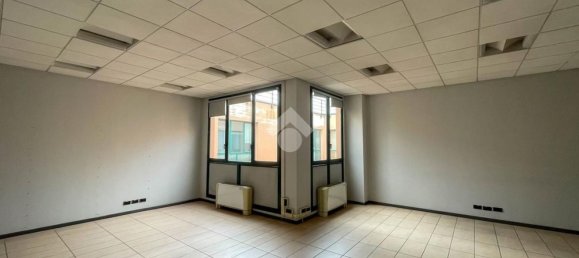 Oficina en Concorezzo, Italy 275 m² No. 80092 3