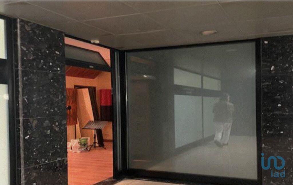 Propriété commerciale à Fanzeres, Portugal 30m² No. 265196