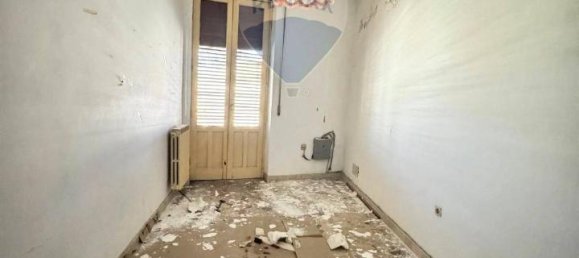 Дом с 10 комнатами в Мелилли, Италия № 72198 6