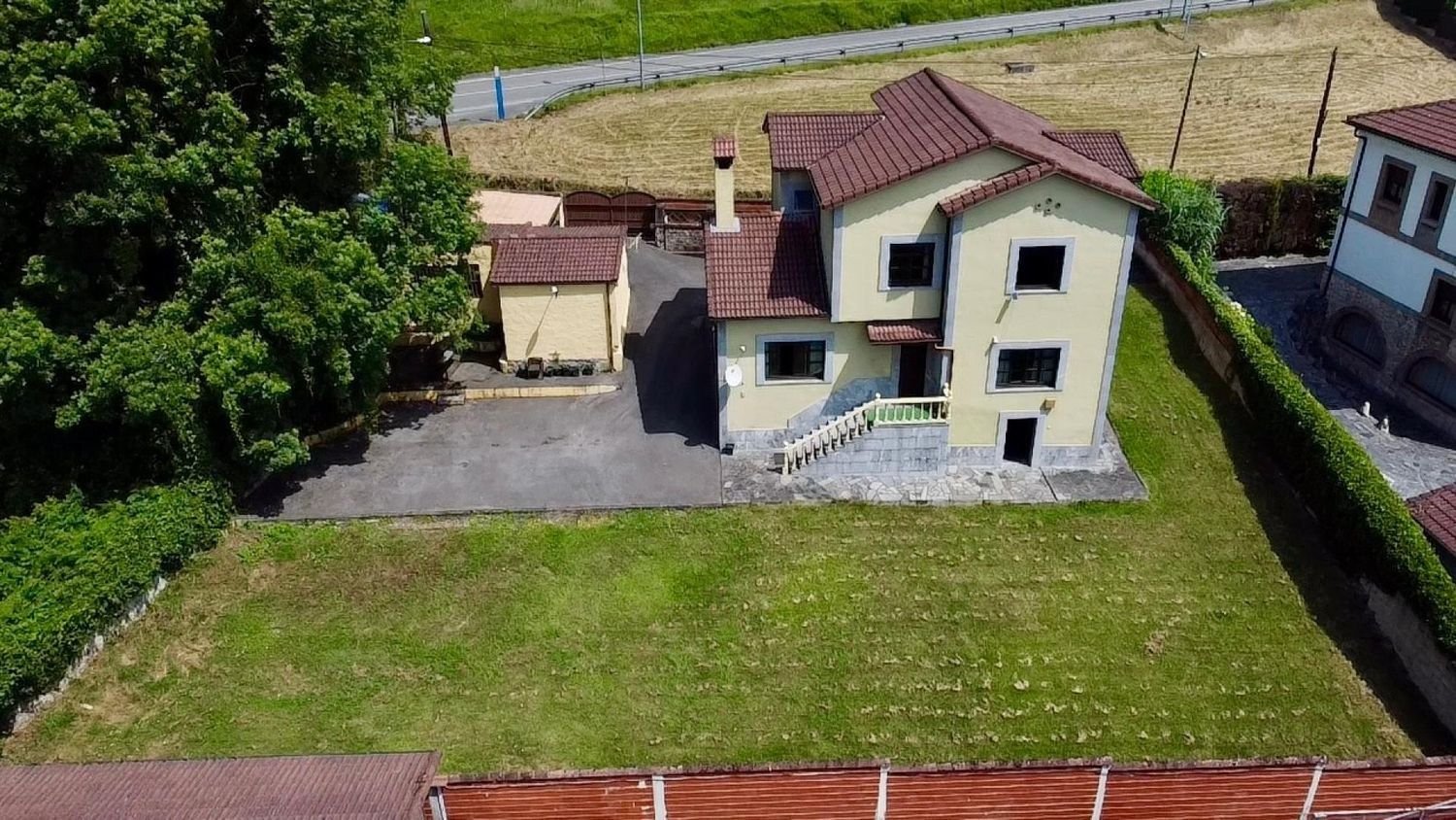 4 bedrooms House in Oviedo, Spain No. 151464