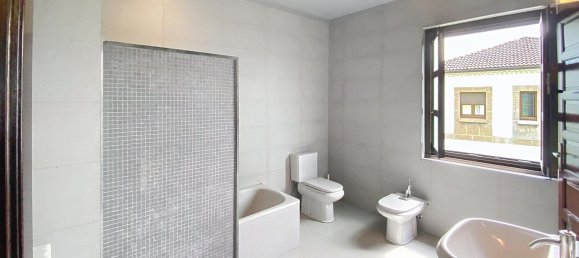 4 bedrooms House in Oviedo, Spain No. 151464 32