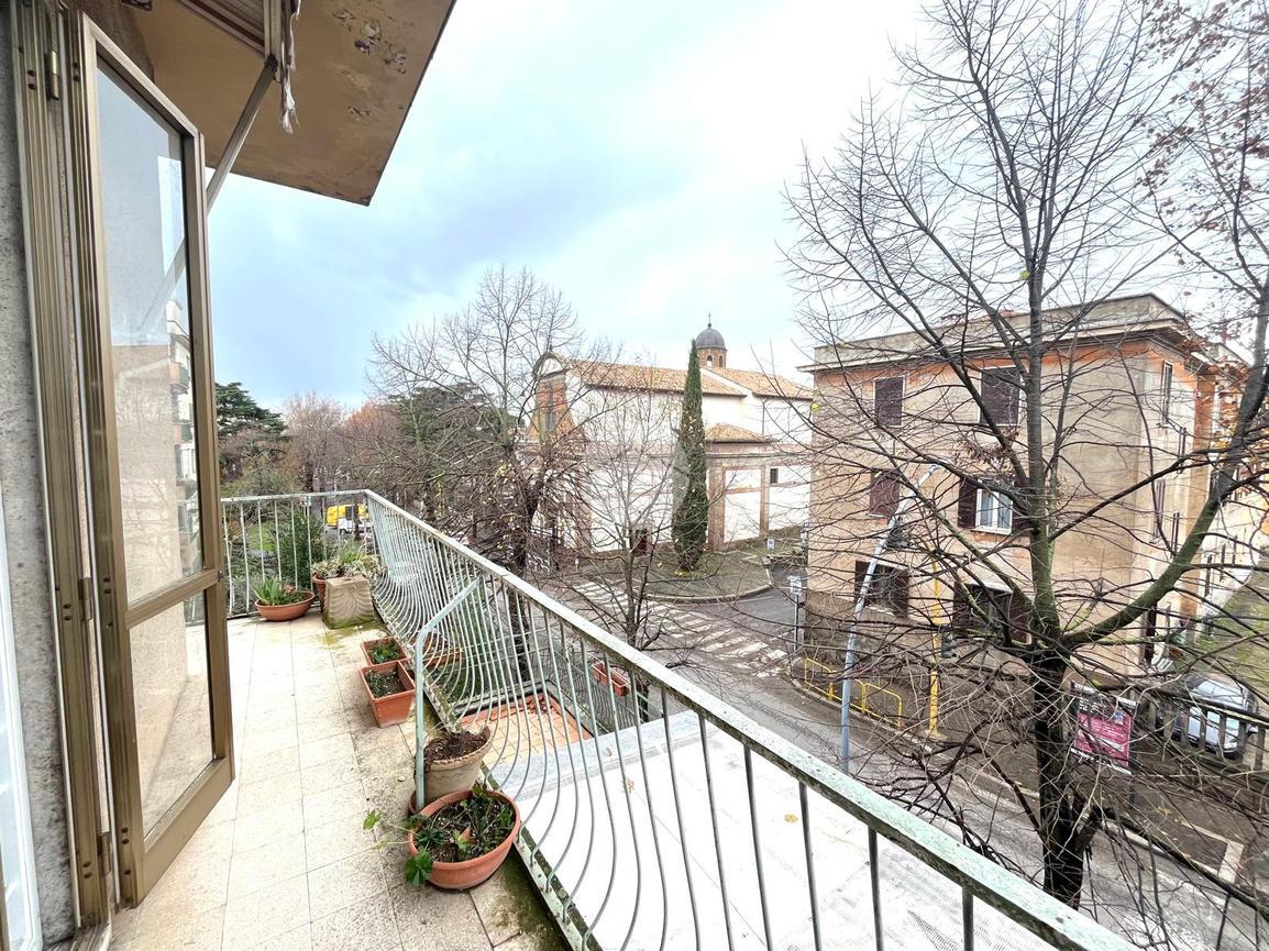 6 rooms Apartment in Viterbo, Italy No. 237760