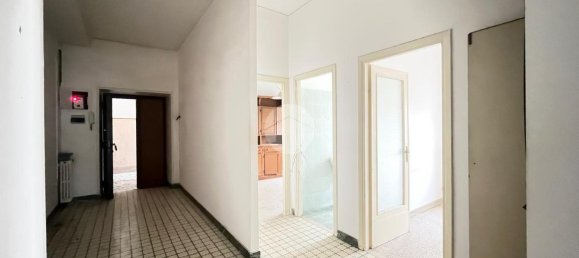 6 rooms Apartment in Viterbo, Italy No. 237760 9