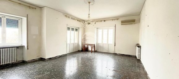 6 rooms Apartment in Viterbo, Italy No. 237760 3