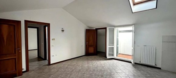 2 Schlafzimmer Wohnung in Bastiglia, Italy, Nr. 327792 2
