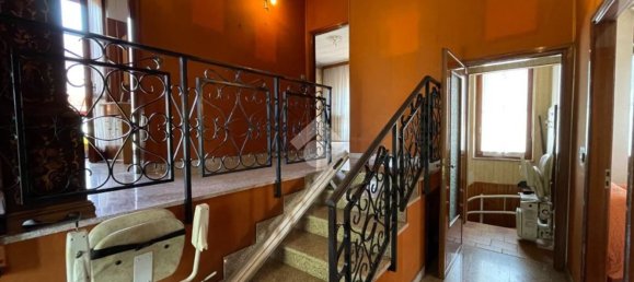 4 bedrooms Villa in Saluggia, Italy No. 360040 13