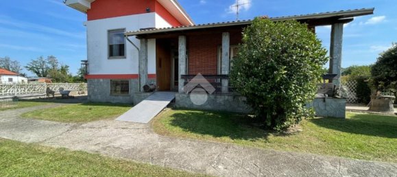 4 bedrooms Villa in Saluggia, Italy No. 360040 3