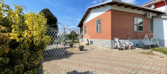 4 bedrooms Villa in Saluggia, Italy No. 360040 9