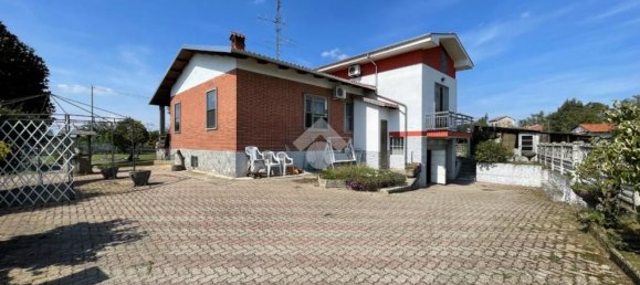4 bedrooms Villa in Saluggia, Italy No. 360040 10
