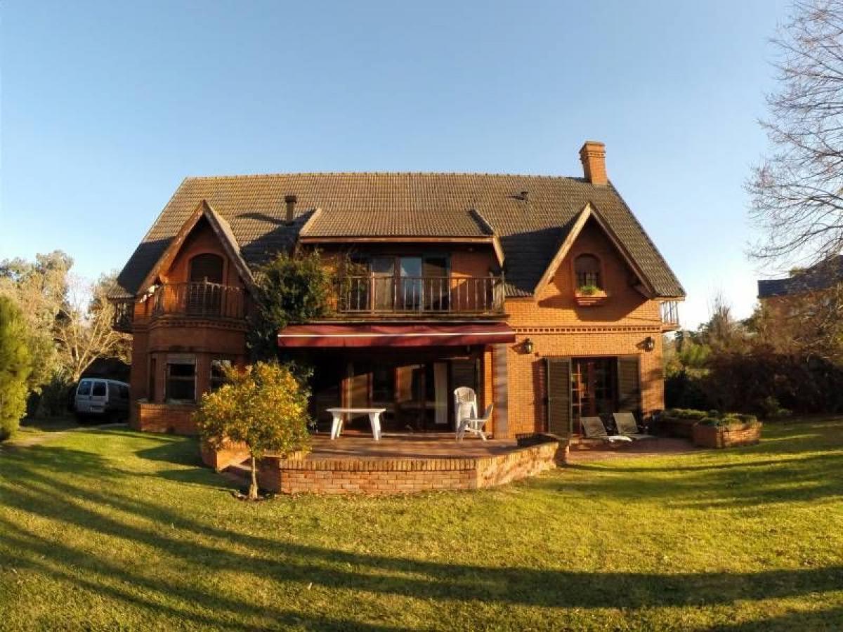 4 bedrooms House in Pilar, Argentina No. 7755