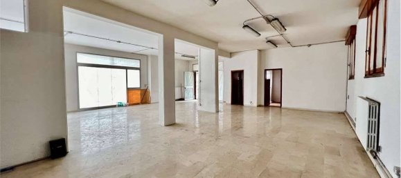2 rooms Commercial property in Carpi, Italy No. 88393 2