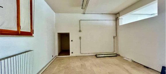 2 rooms Commercial property in Carpi, Italy No. 88393 4