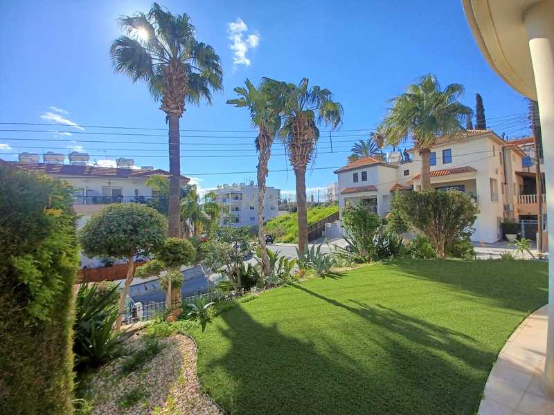 Дом с 5 спальнями в Агиос Афанасиос, Кипр № 7626