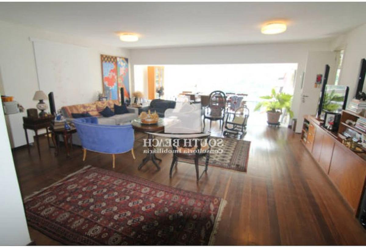 5 bedrooms Apartment in Rio de Janeiro, Brazil No. 536505