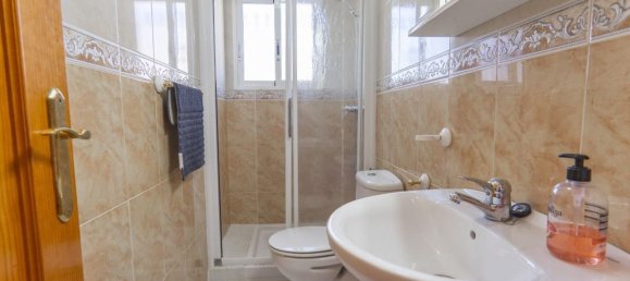 Casa de 4 dormitorios en Alicante, Spain No. 188714 12