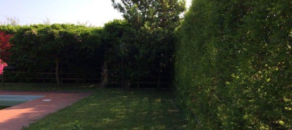 5 bedrooms Villa in Venice, Italy No. 225987 9