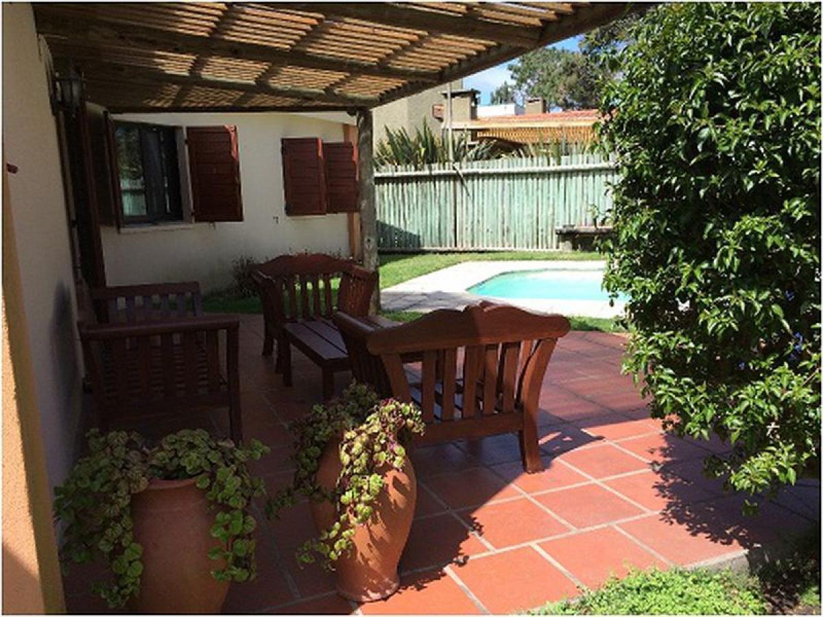 4 bedrooms House in Maldonado, Uruguay No. 12525