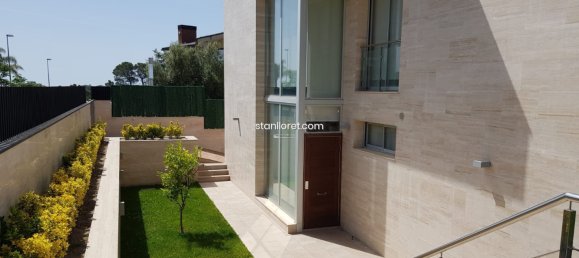 4 غرف نوم فيلا في Lloret de Mar, Spain رقم 14835 2