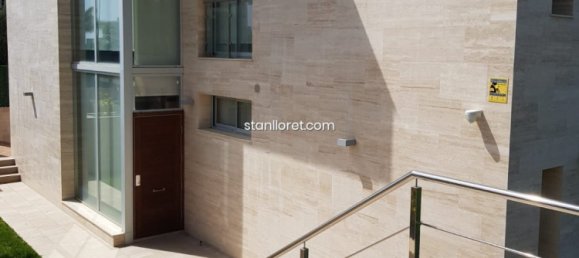 4 غرف نوم فيلا في Lloret de Mar, Spain رقم 14835 4