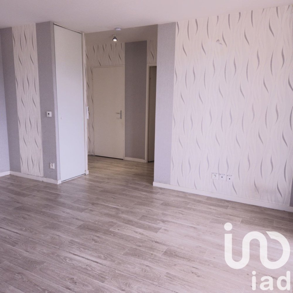 2 bedrooms Apartment in Orleans, France No. 75106