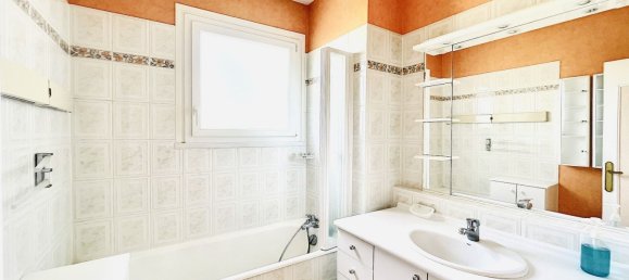 Apartamento de 2 dormitorios en Tours, France No. 227583 9