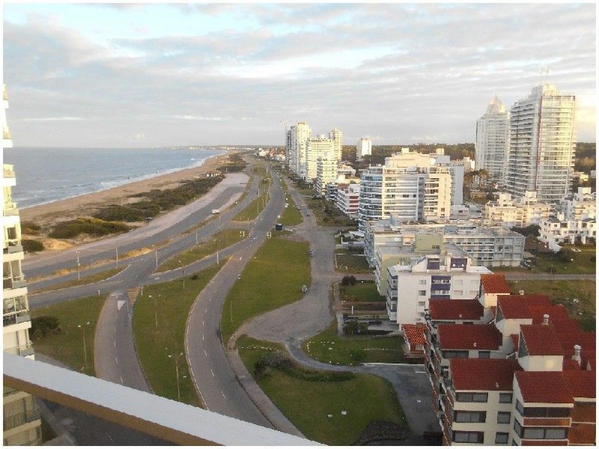 Квартира с 3 спальнями в Мальдонадо, Уругвай № 6676