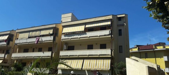 4 bedrooms Apartment in Francavilla al Mare, Italy No. 333437 3