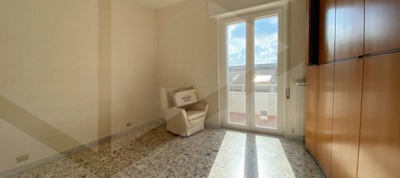 4 bedrooms Apartment in San Severo, Italy No. 24658 9