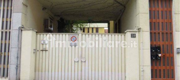 2 bedrooms Apartment in Milan, Italy No. 290745 3