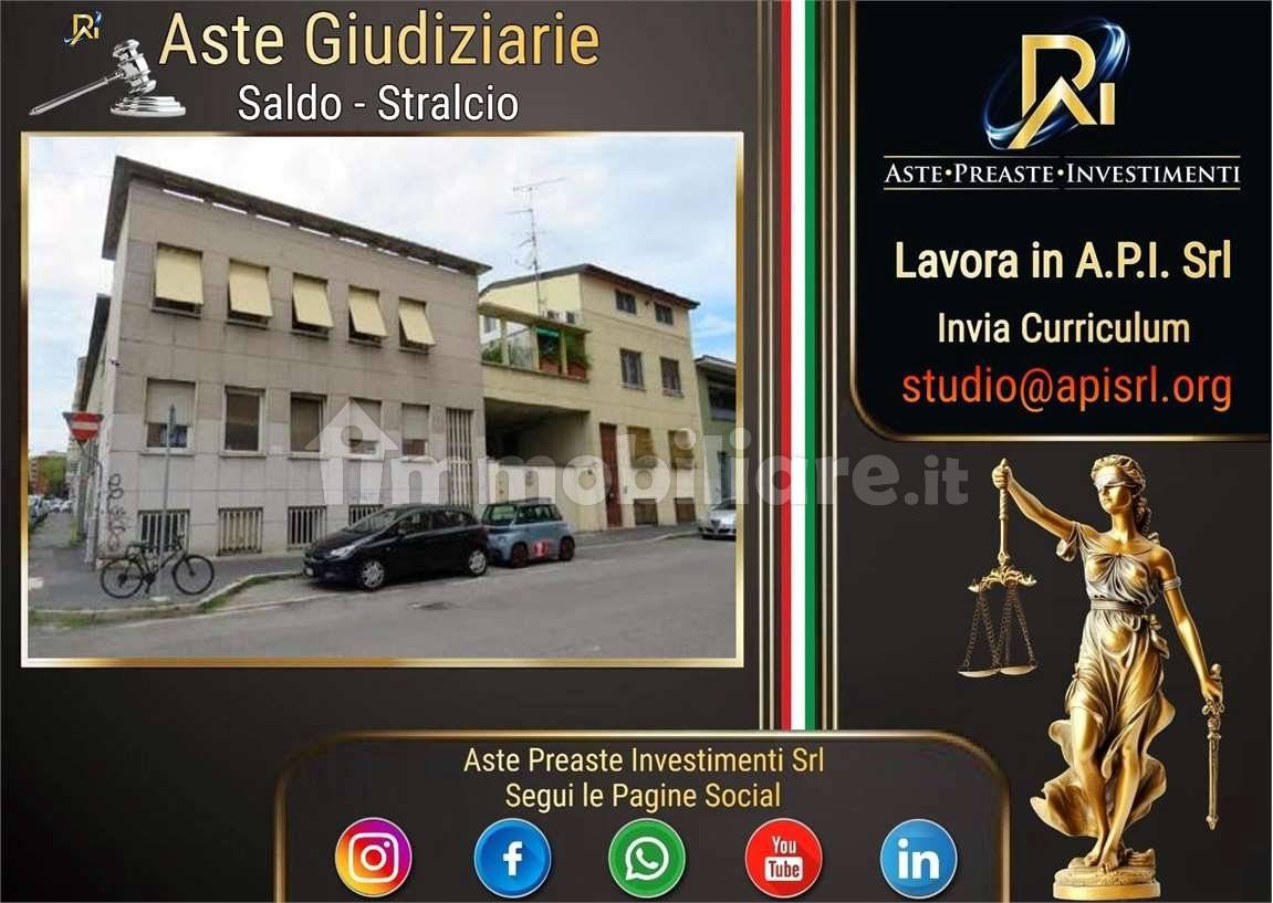 2 bedrooms Apartment in Milan, Italy No. 290745