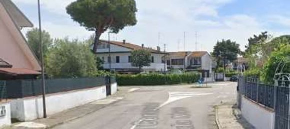 6 bedrooms House in Comacchio, Italy No. 379102 12