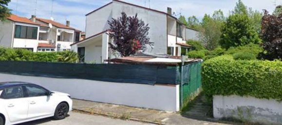 6 bedrooms House in Comacchio, Italy No. 379102 7