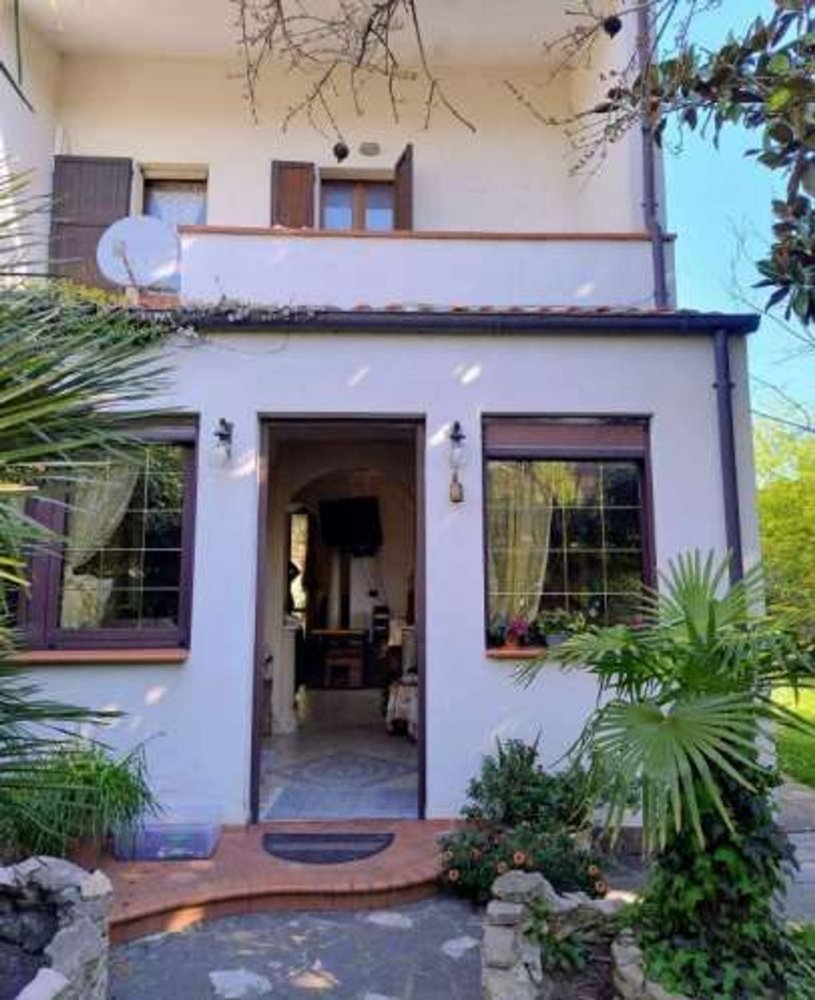 6 bedrooms House in Comacchio, Italy No. 379102