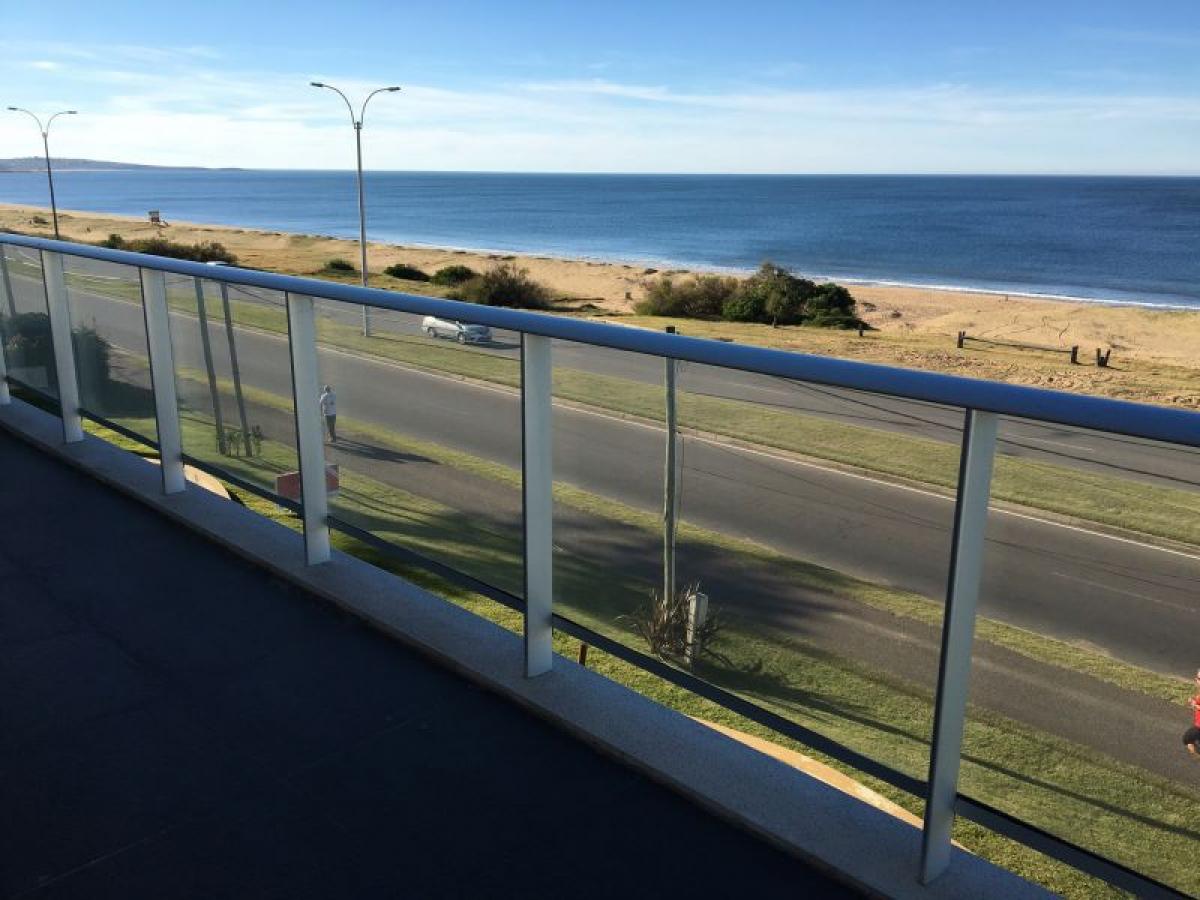 2 bedrooms Apartment in Maldonado, Uruguay No. 10598