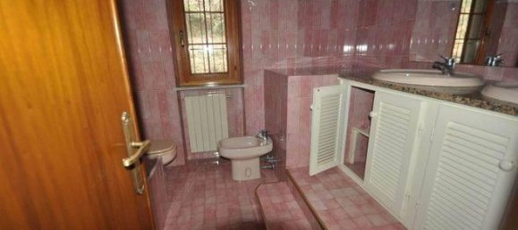 7 rooms Villa in Sarzana, Italy No. 17752 13