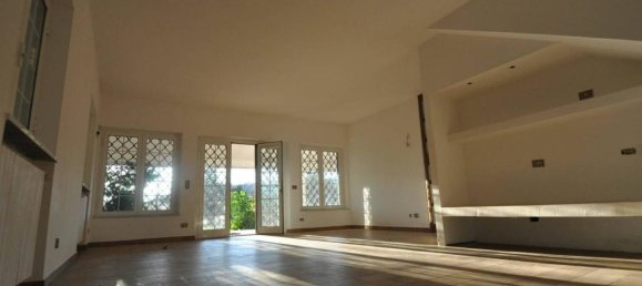 7 rooms Villa in Sarzana, Italy No. 17752 20