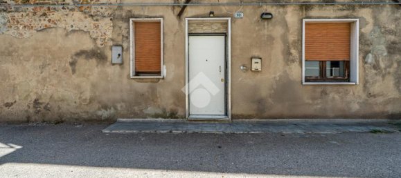 3 bedrooms House in Zevio, Italy No. 282159 3