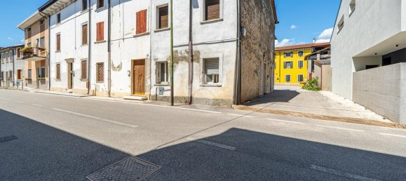 3 bedrooms House in Zevio, Italy No. 282159 12