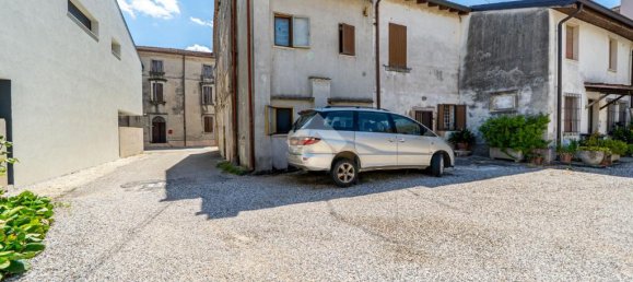 3 bedrooms House in Zevio, Italy No. 282159 2