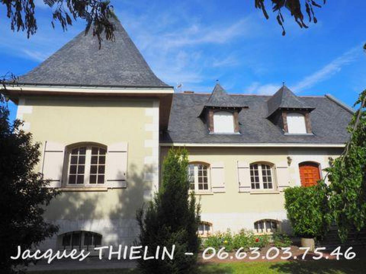 5 bedrooms House in Saumur, France No. 27207