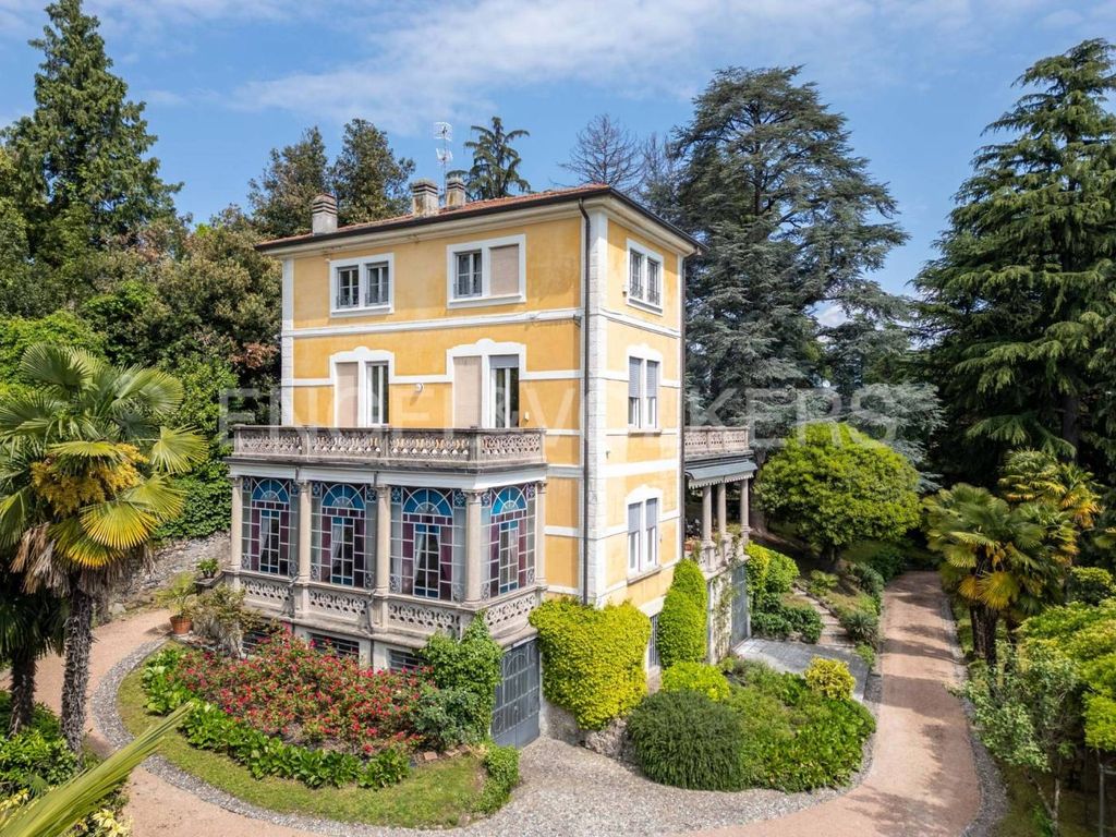 5 Schlafzimmer Villa in Varese, Italy, Nr. 103896