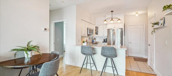 2 bedrooms Condo in Ontario, Canada No. 1167 5