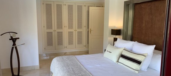 Apartamento de 3 dormitorios en Marbella, Spain No. 123997 7