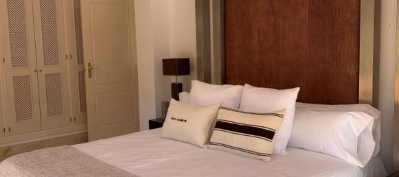 Apartamento de 3 dormitorios en Marbella, Spain No. 123997 5