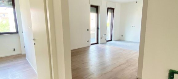 3 rooms Apartment in Lecce, Italy No. 290341 6