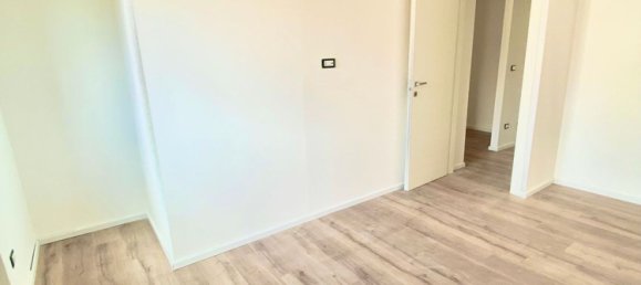 3 rooms Apartment in Lecce, Italy No. 290341 8