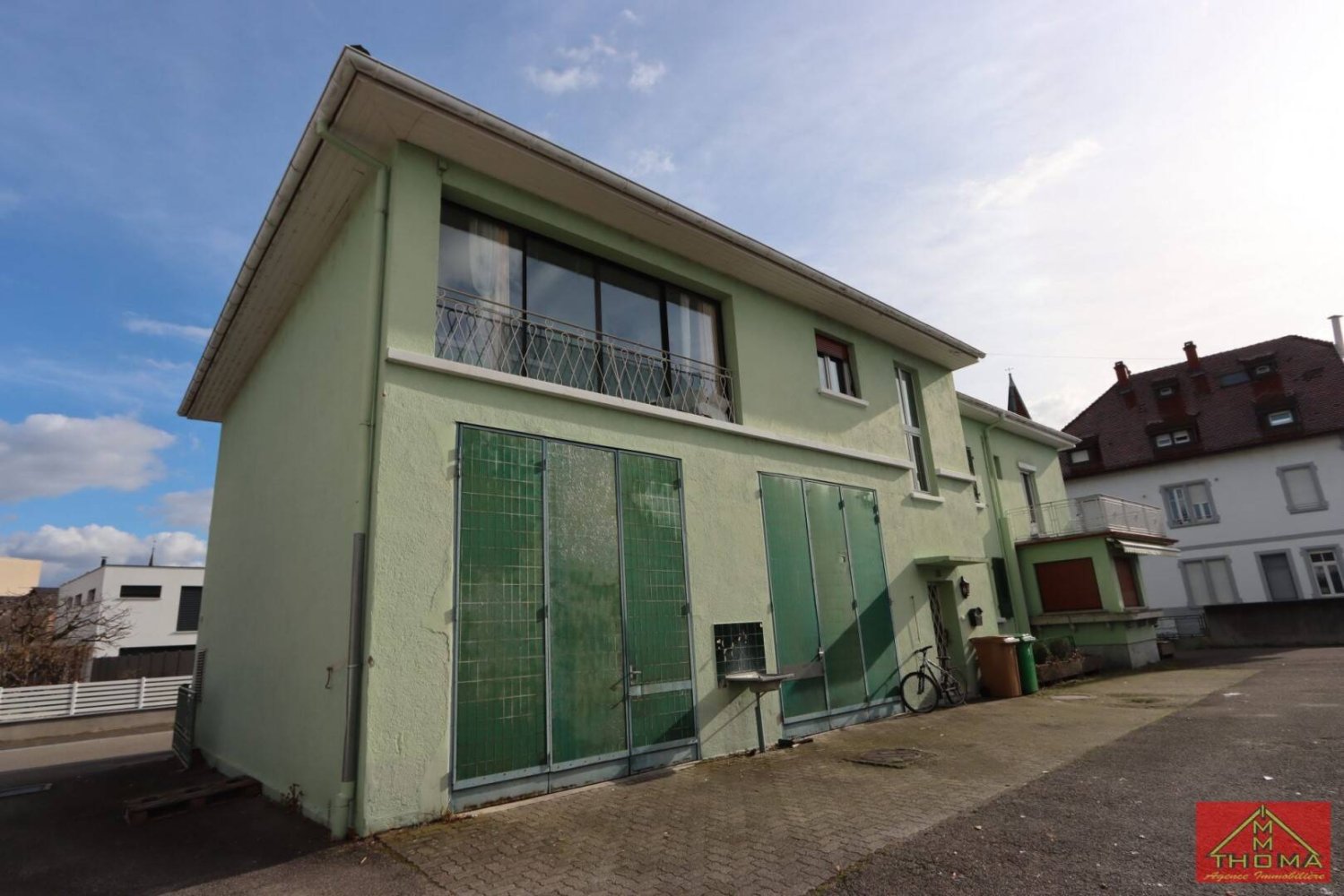 Casa de 3 dormitorios en Village-Neuf, France No. 74897