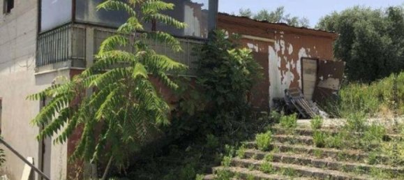 716m² Commercial property in Velletri, Italy No. 201110 30