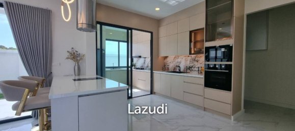 4 bedrooms Villa in Pattaya, Thailand No. 26130 10